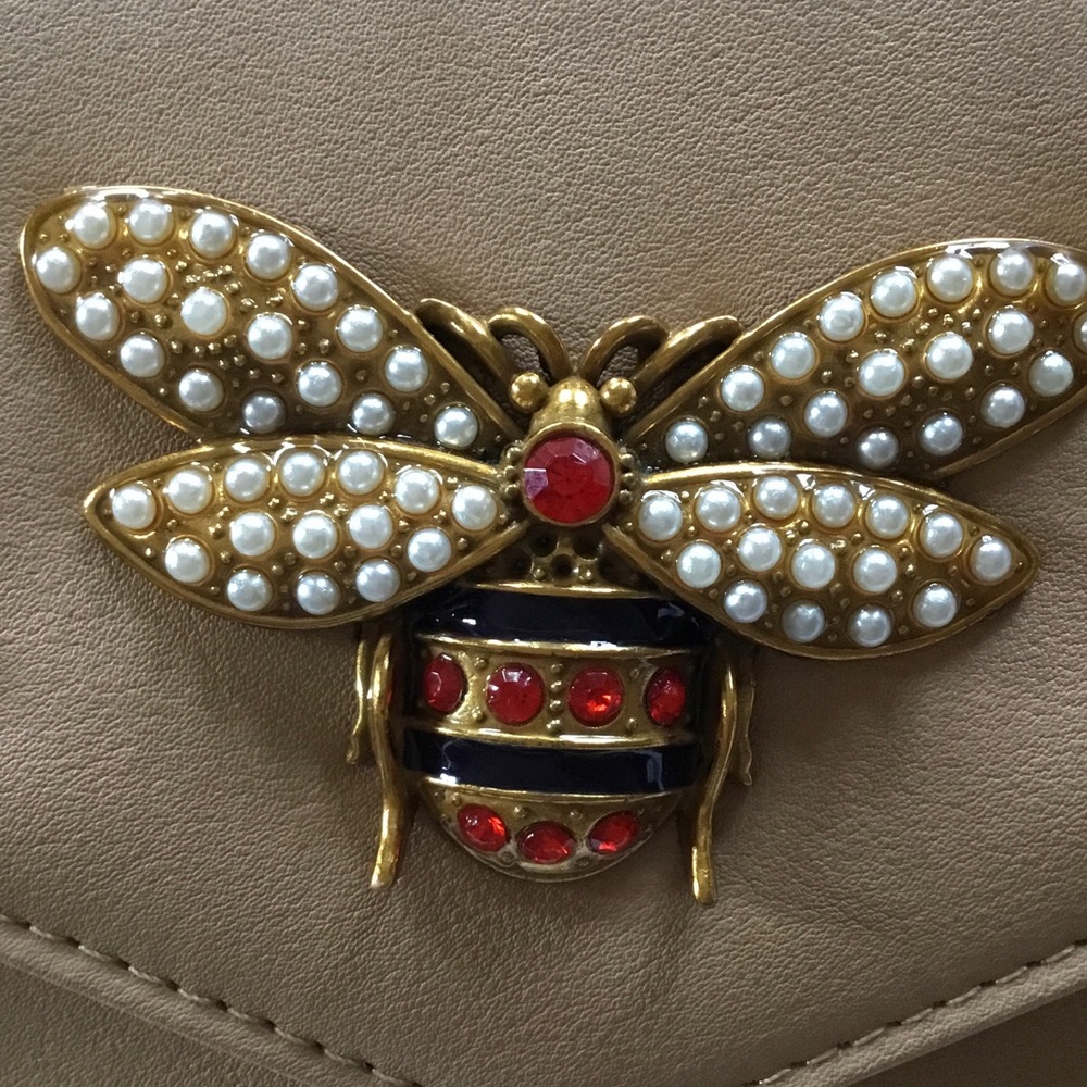NOT FOR SALE !!!!!BUMBLEBEE BEIGE 3 in 1 PURSE - Picture 7 of 7